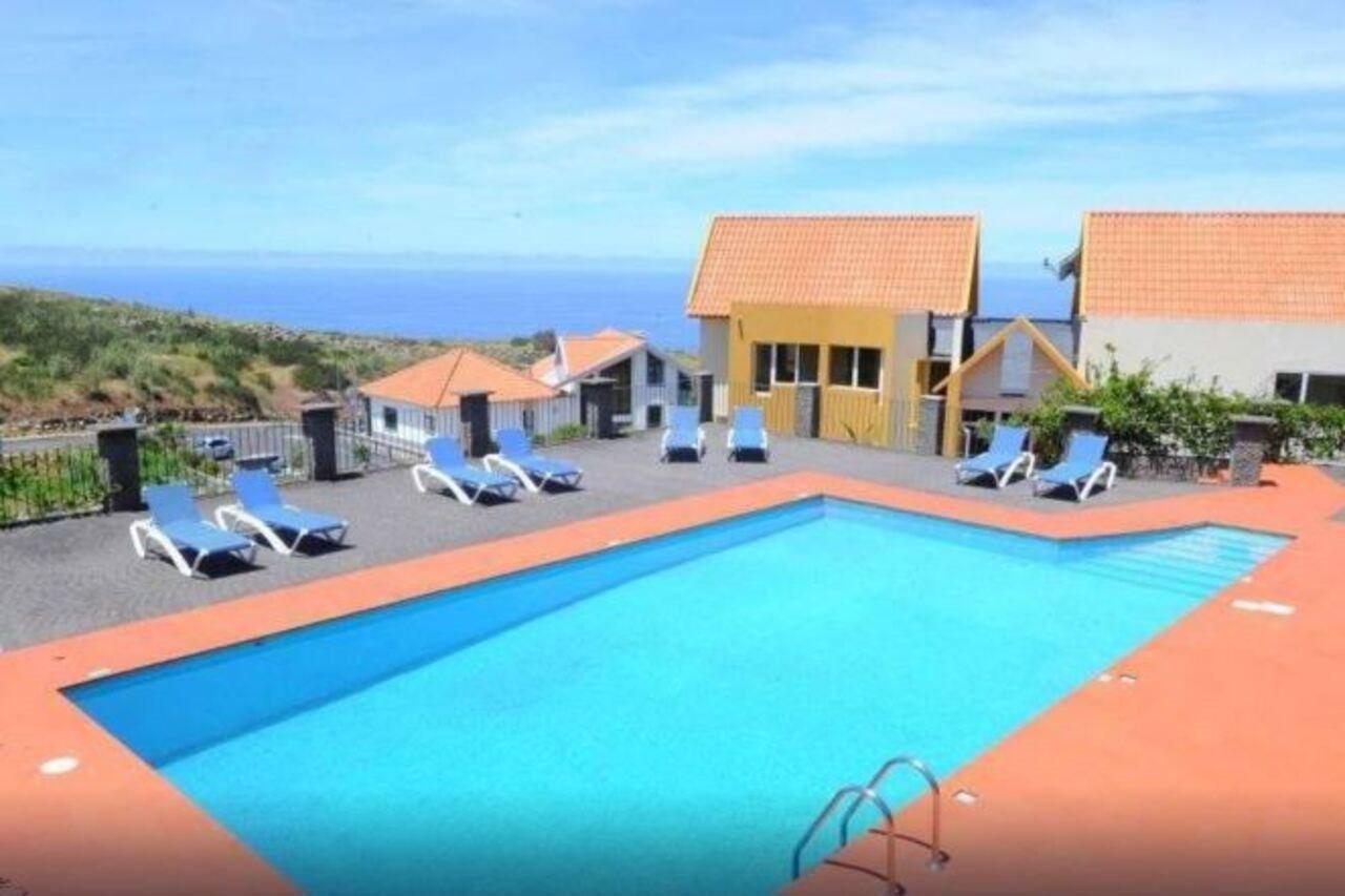 Residencial Farol Bed and Breakfast Ponta do Pargo Eksteriør billede