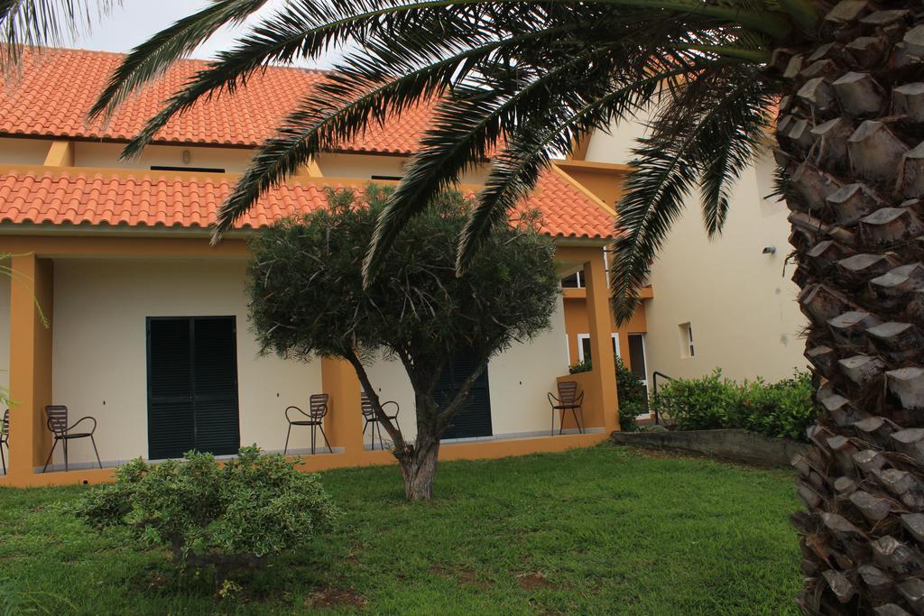 Residencial Farol Bed and Breakfast Ponta do Pargo Eksteriør billede