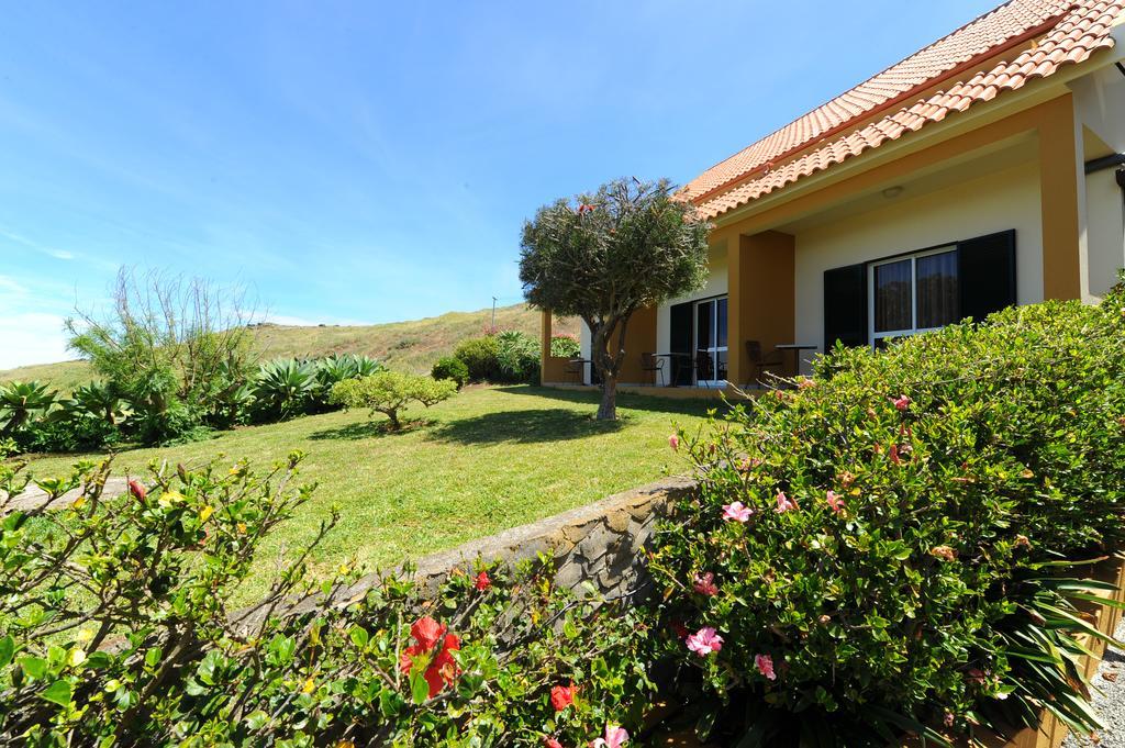Residencial Farol Bed and Breakfast Ponta do Pargo Eksteriør billede