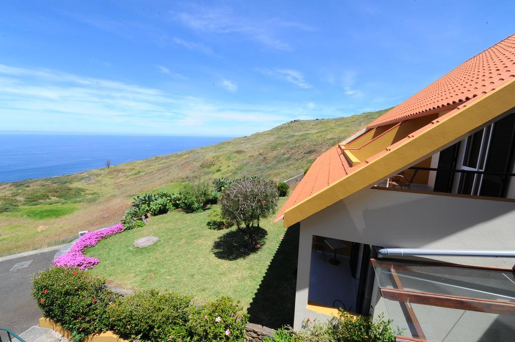 Residencial Farol Bed and Breakfast Ponta do Pargo Eksteriør billede
